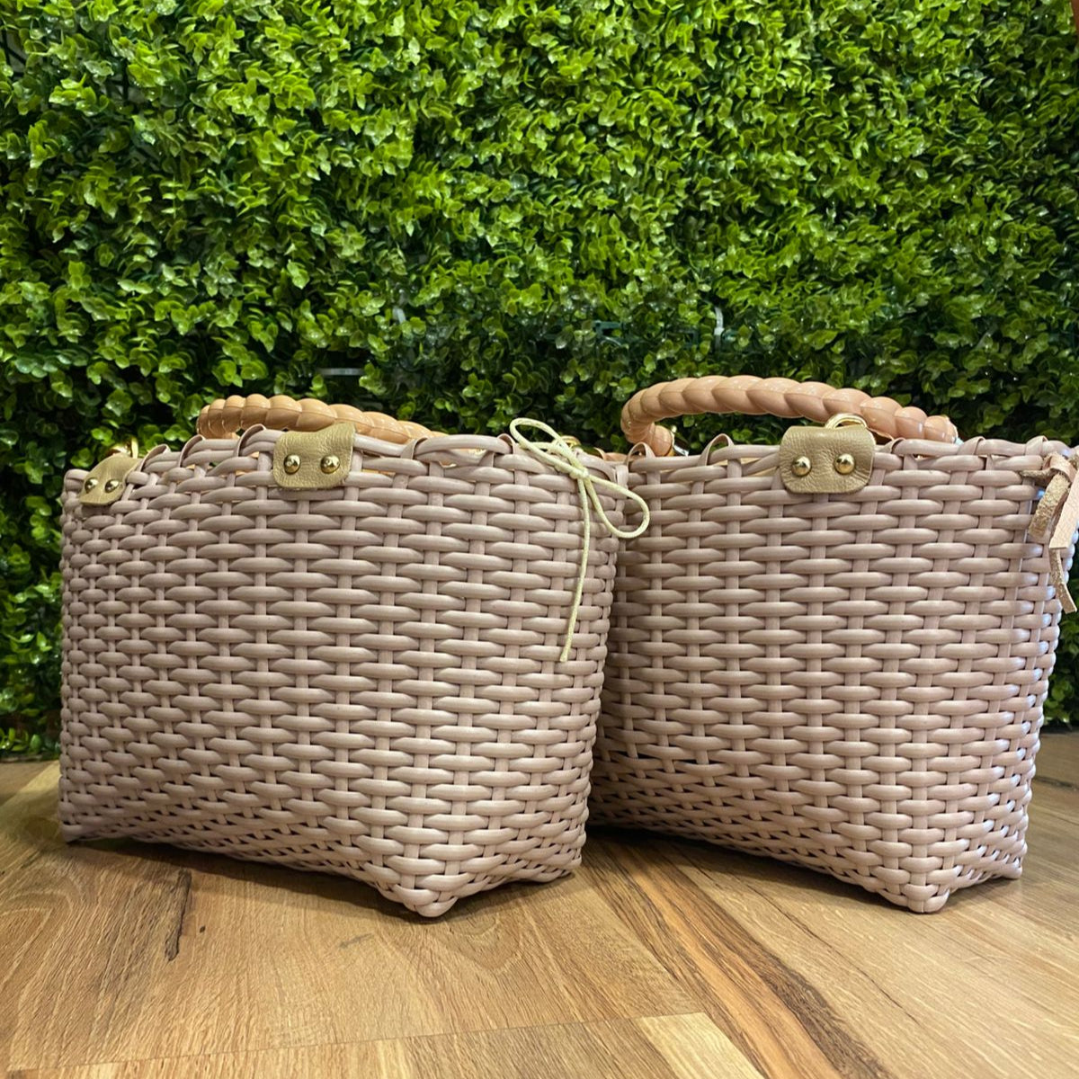 Bolsa Trançada Alça Acrílica