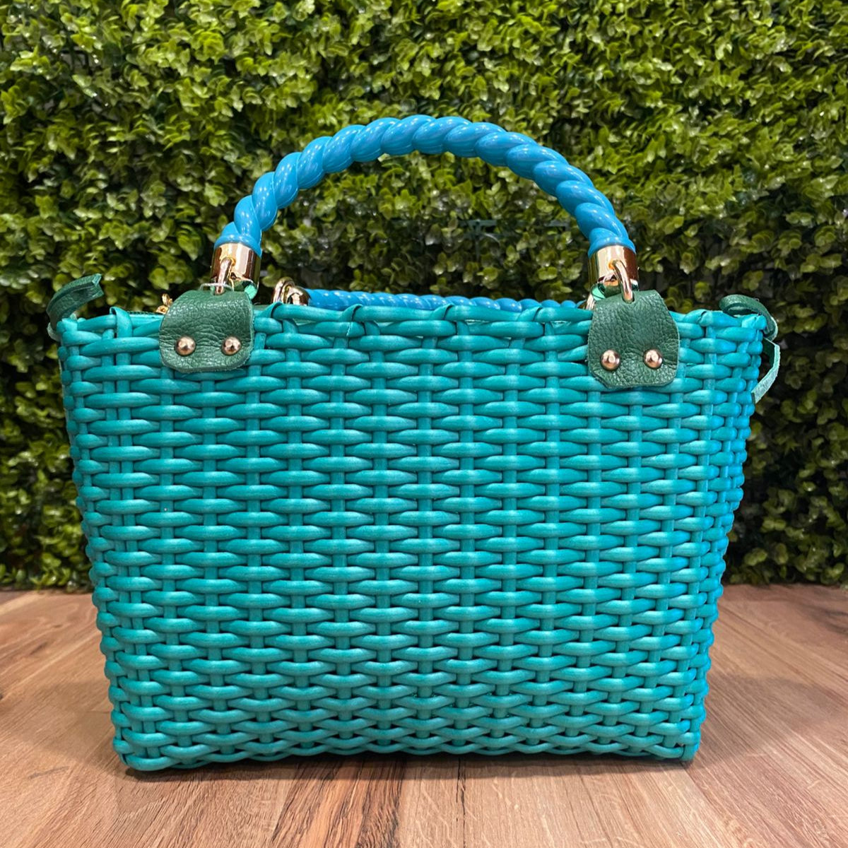 Bolsa Trançada Alça Acrílica